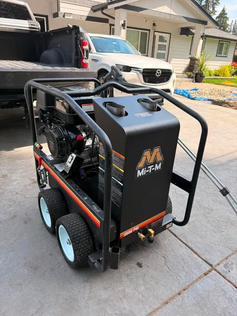 Mi-T-M hot water pressure washer rental for grease and oil removal in Snohomish County